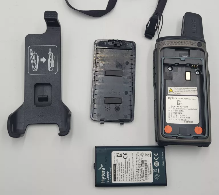 ZESTAW 2 X HYTERA PD375 UHF - RADIOTELEFON ANALOGOWO-CYFROWY DMR