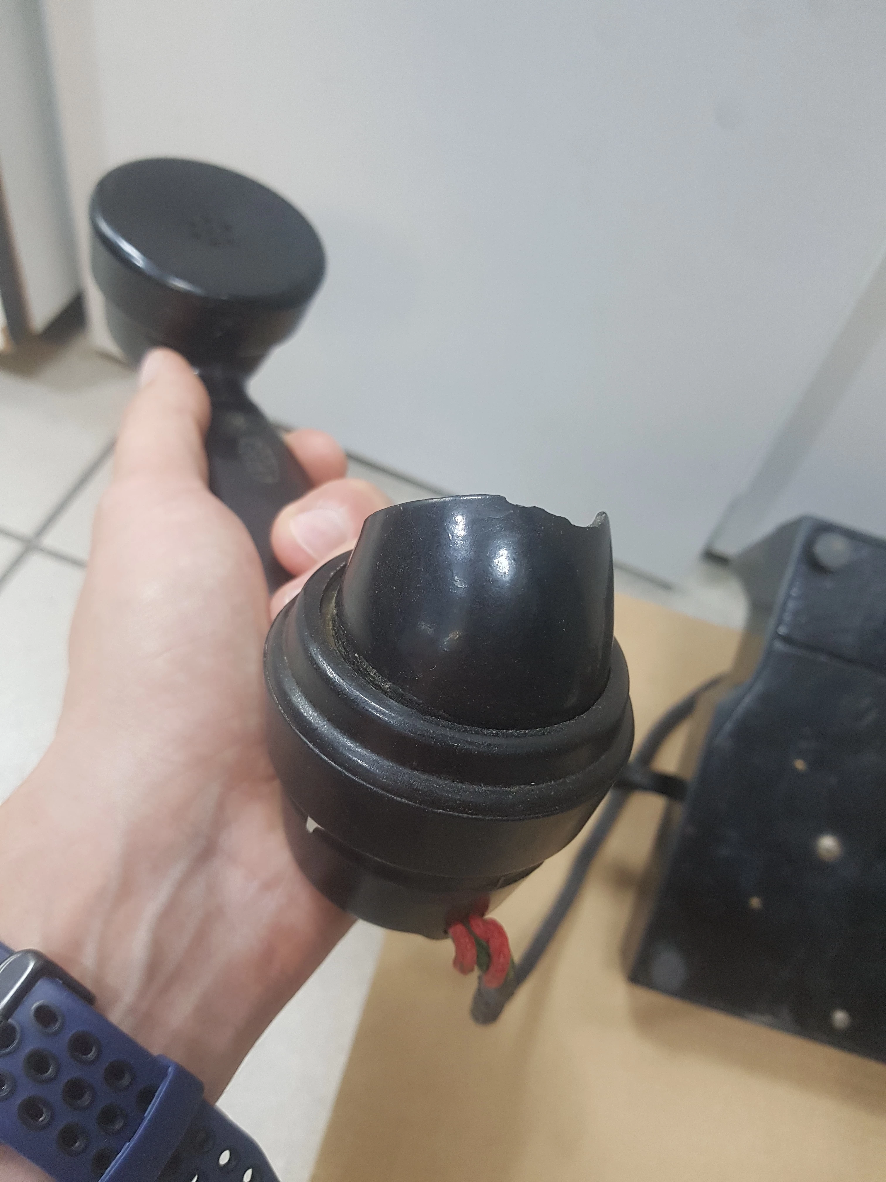 stary-telefon-na-korbke-bakelitowy-od-lombard-trzebnica-oryginalnosc-oryginal