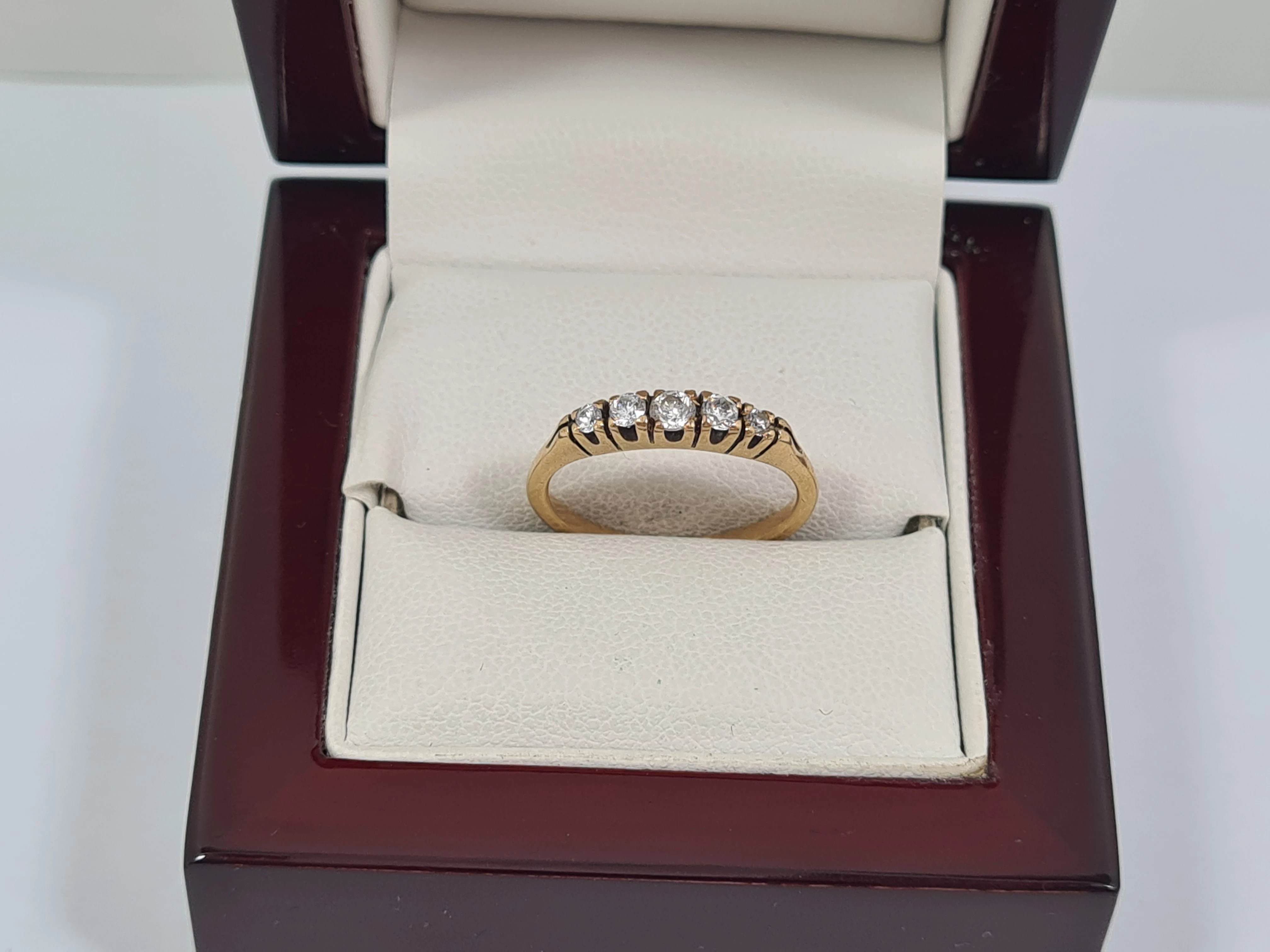 zloty-pierscionek-z-kamieniami-585-14k-266g-r13-ean-gtin-5905868206142