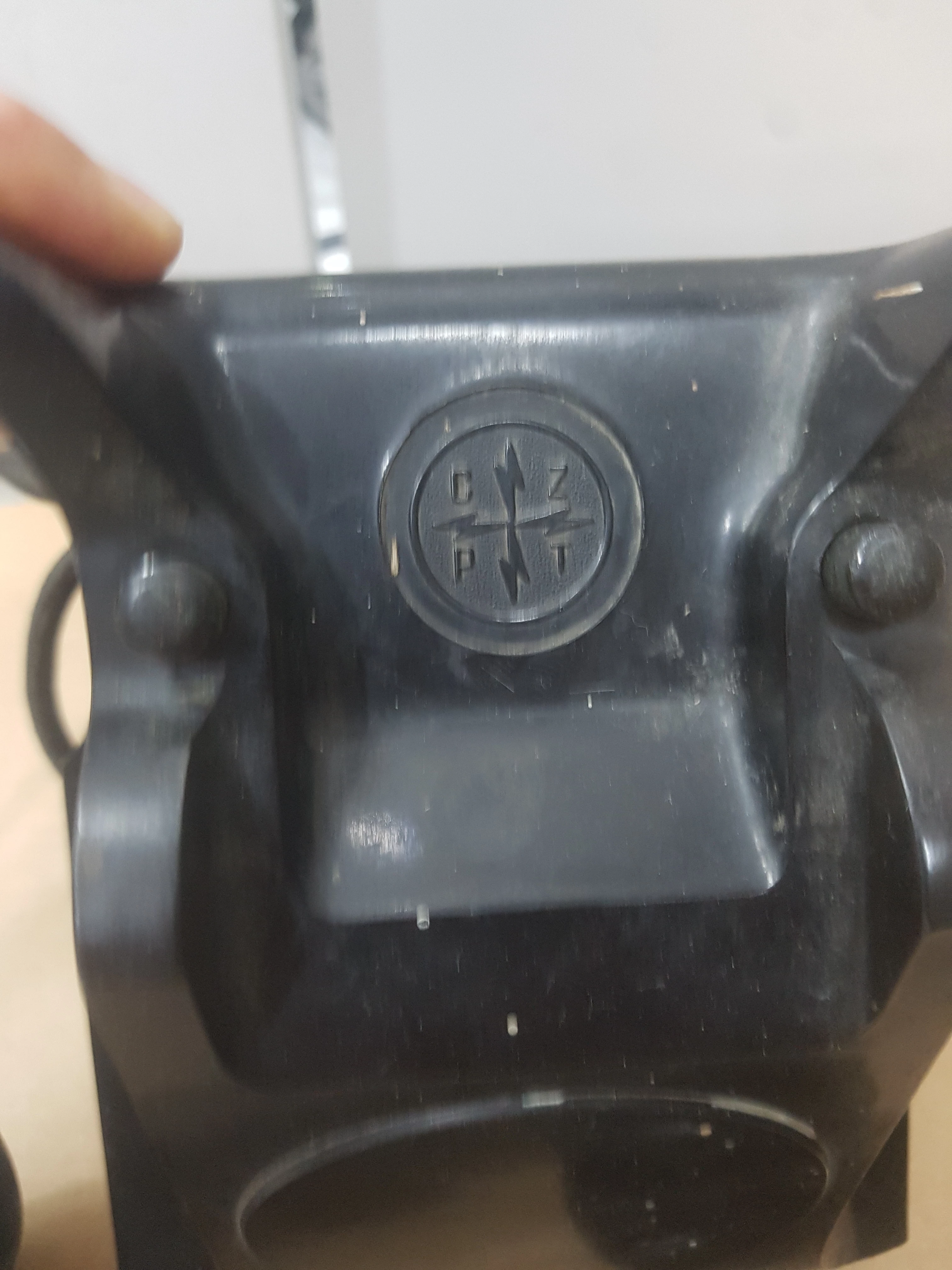 stary-telefon-na-korbke-bakelitowy-od-lombard-trzebnica-henryka-poboznego-26e-trzebnica