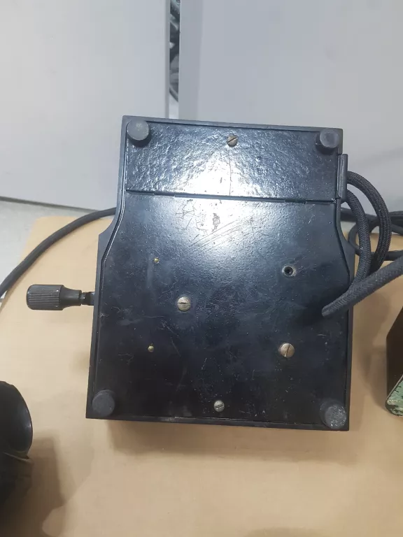 stary-telefon-na-korbke-bakelitowy-od-lombard-trzebnica-product-id