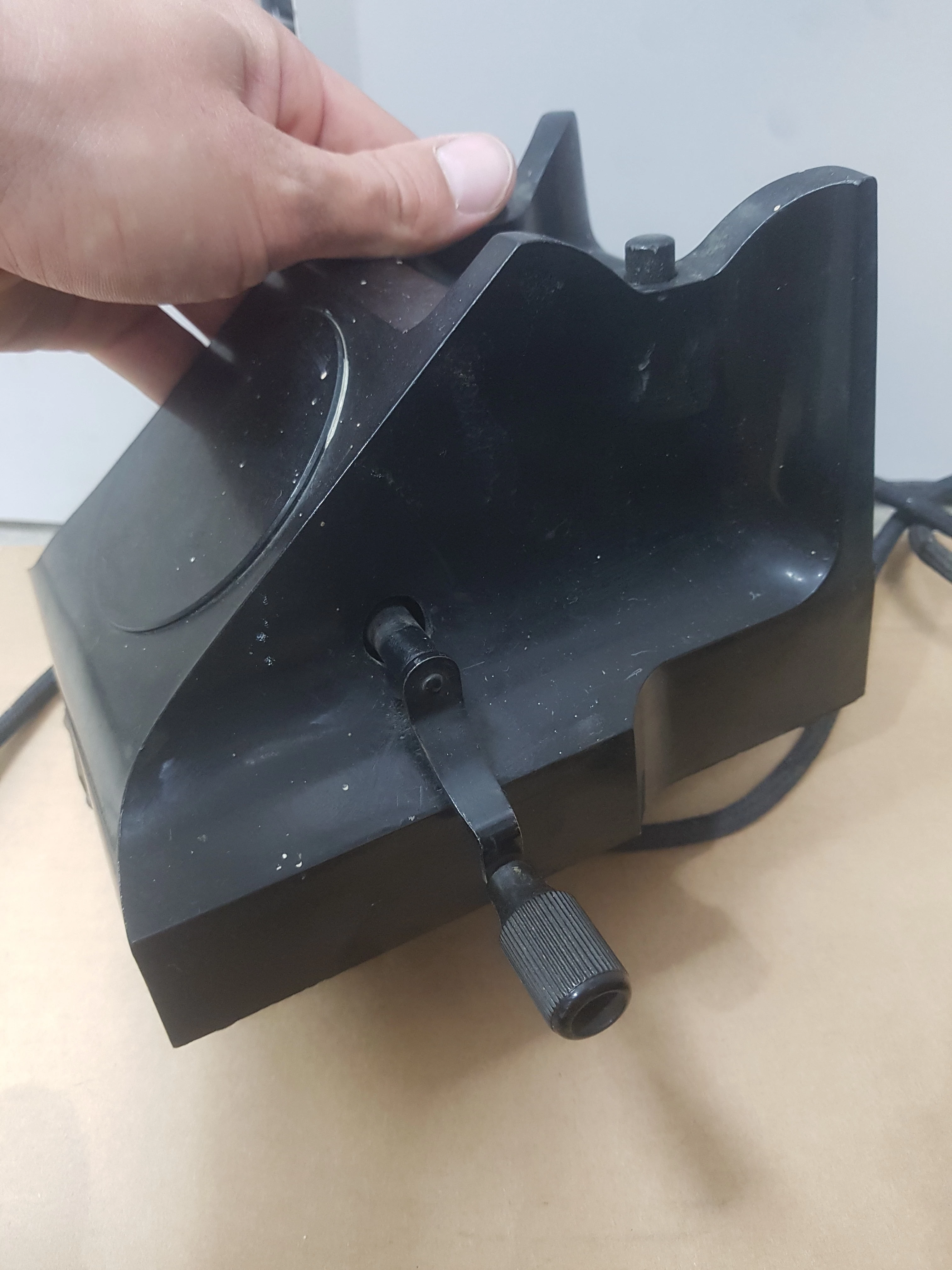 stary-telefon-na-korbke-bakelitowy-od-lombard-trzebnica-stan-nie-wymaga-renowacji