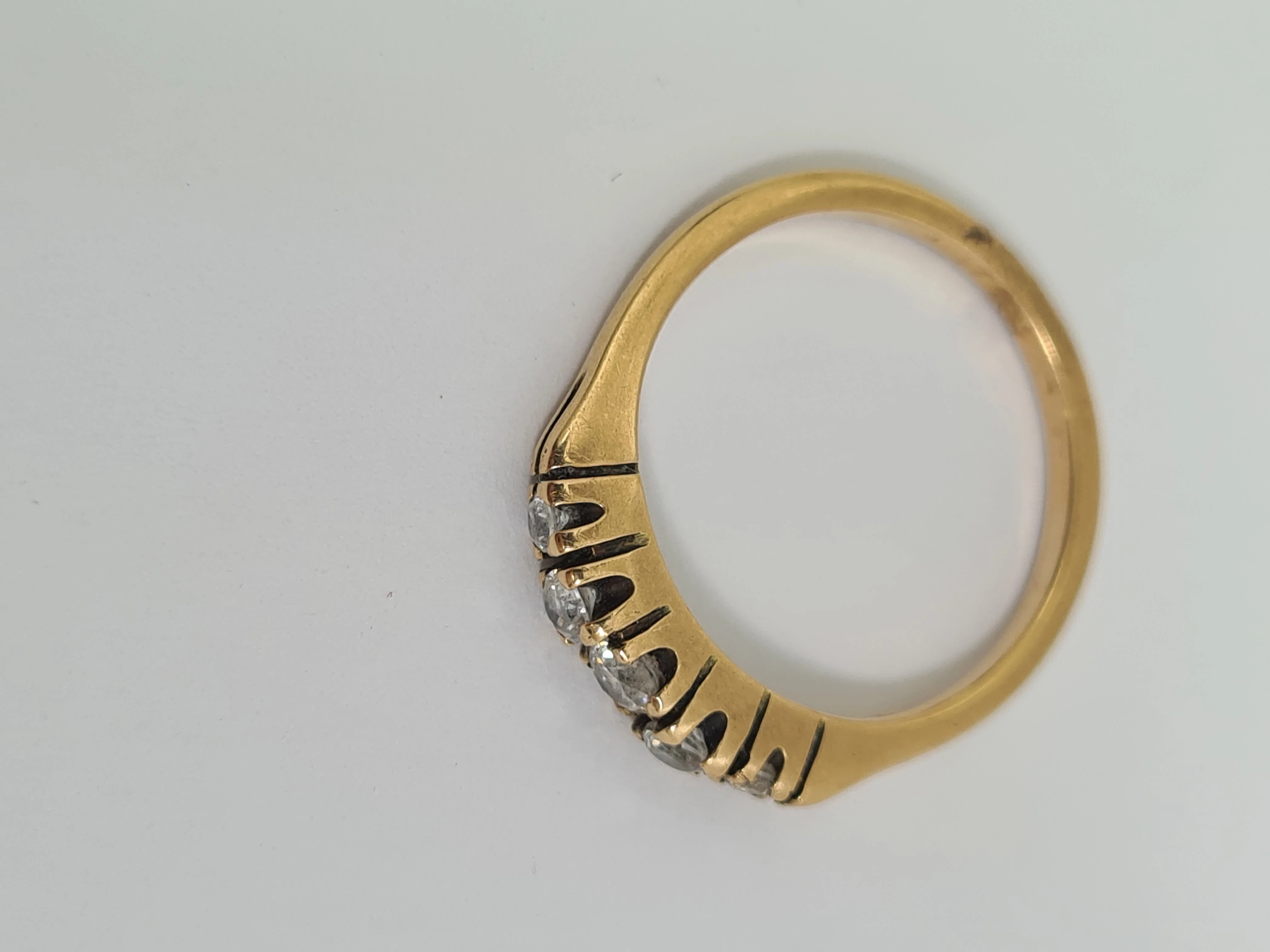 zloty-pierscionek-z-kamieniami-585-14k-266g-r13-stan-uzywany