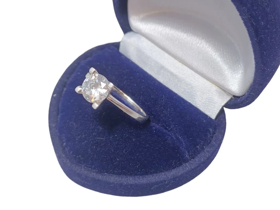 srebro-sliczny-pierscionek-z-cyrkonia-material-15835-4