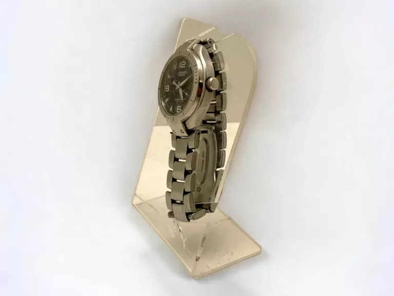 ZEGAREK CASIO EF-105