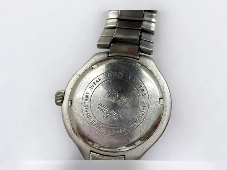 ZEGAREK CASIO EF-105