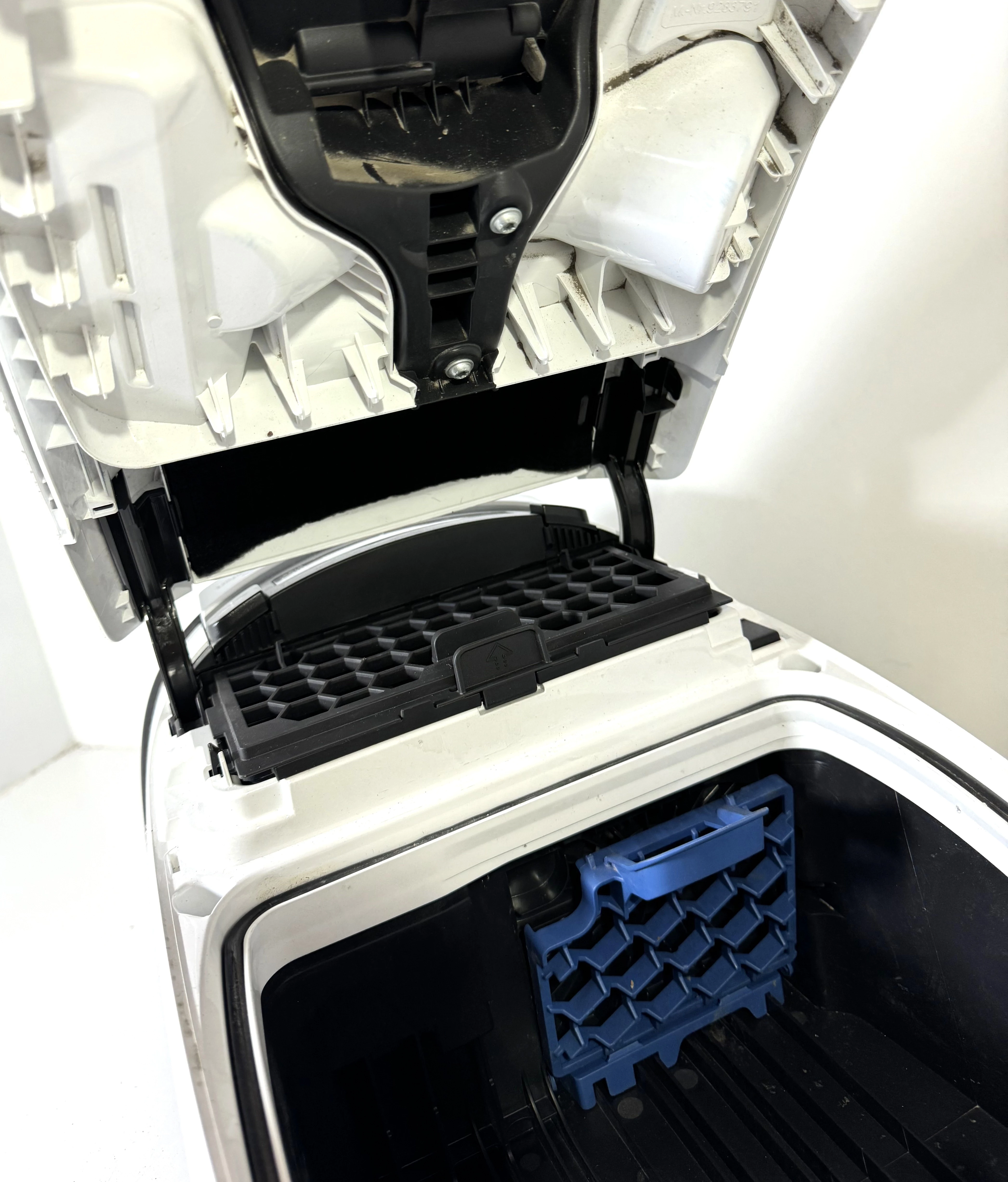 odkurzacz-workowy-miele-s-8340-powerline-sgdf3-rodzaj-odkurzacza-205422-1