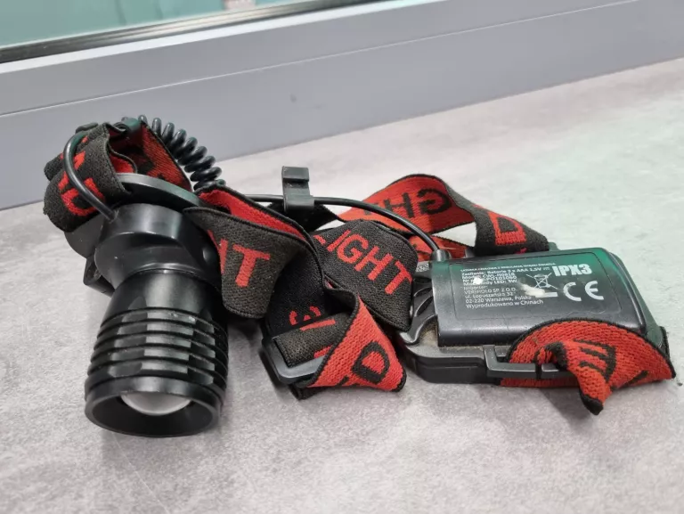 latarka-czolowa-z-regulacja-wiazki-swiatla-kollataja-30-bedzin