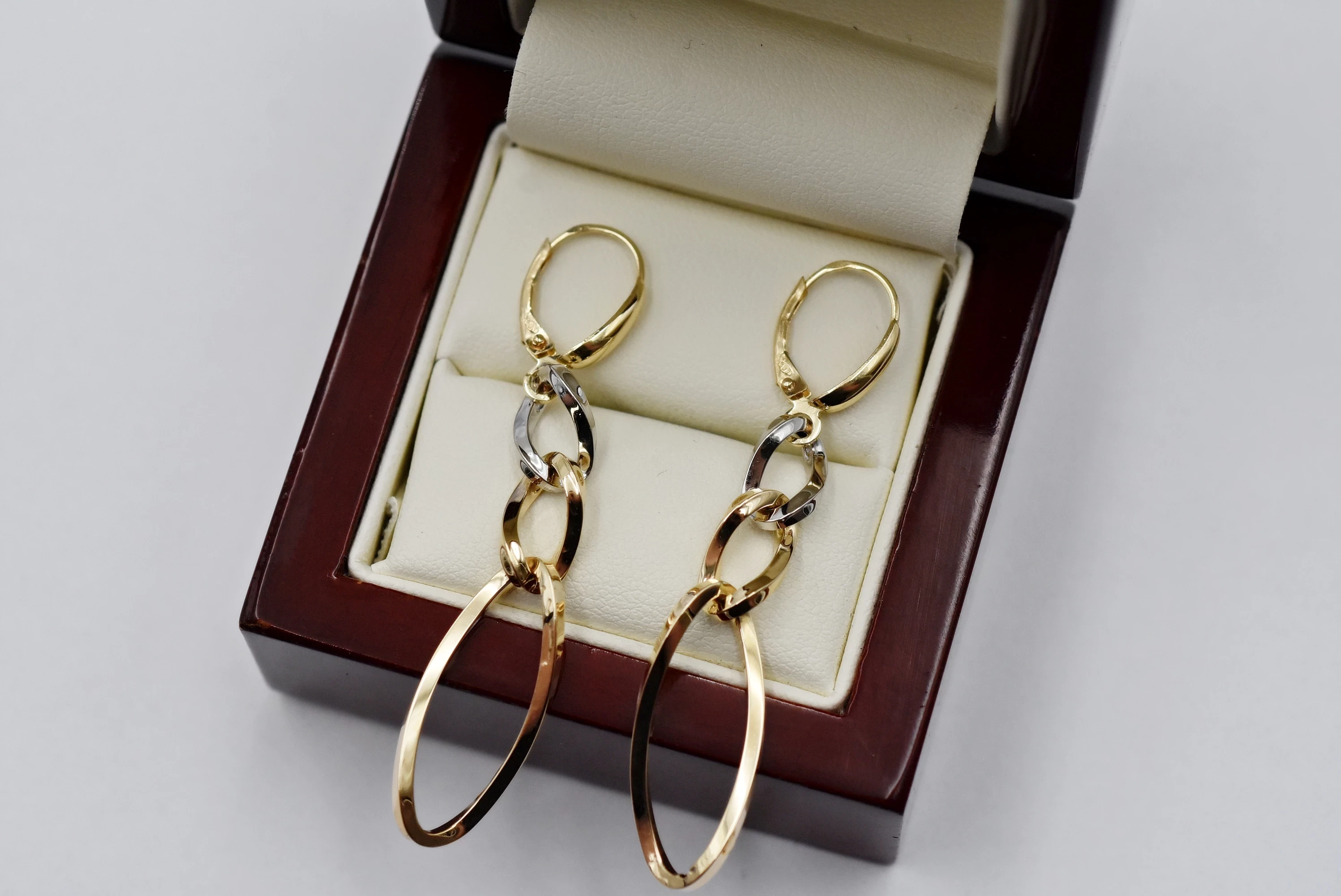 sliczne-zlote-kolczyki-wiszace-585-256g-biale-zloto-stan-uzywany