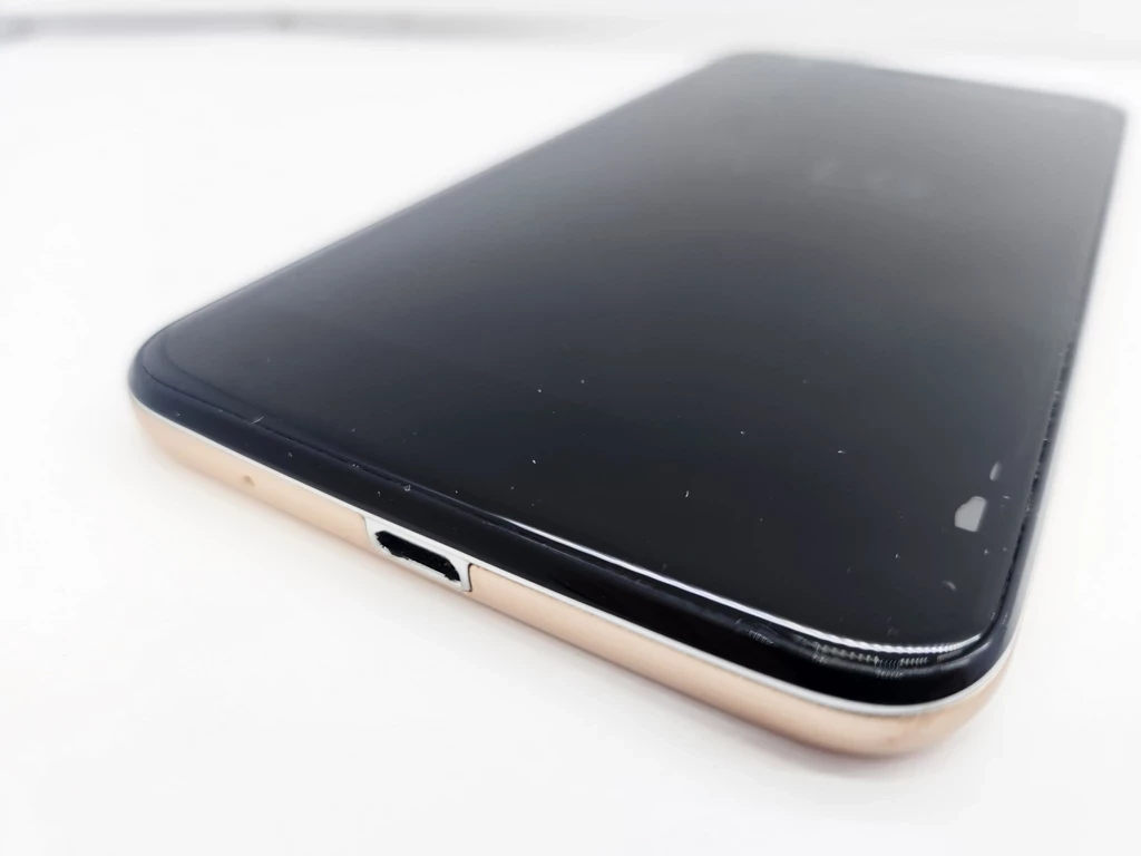 telefon-lg-k11-typ-smartfon