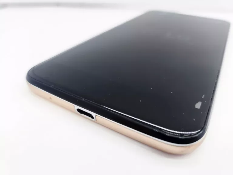 telefon-lg-k11-typ-smartfon