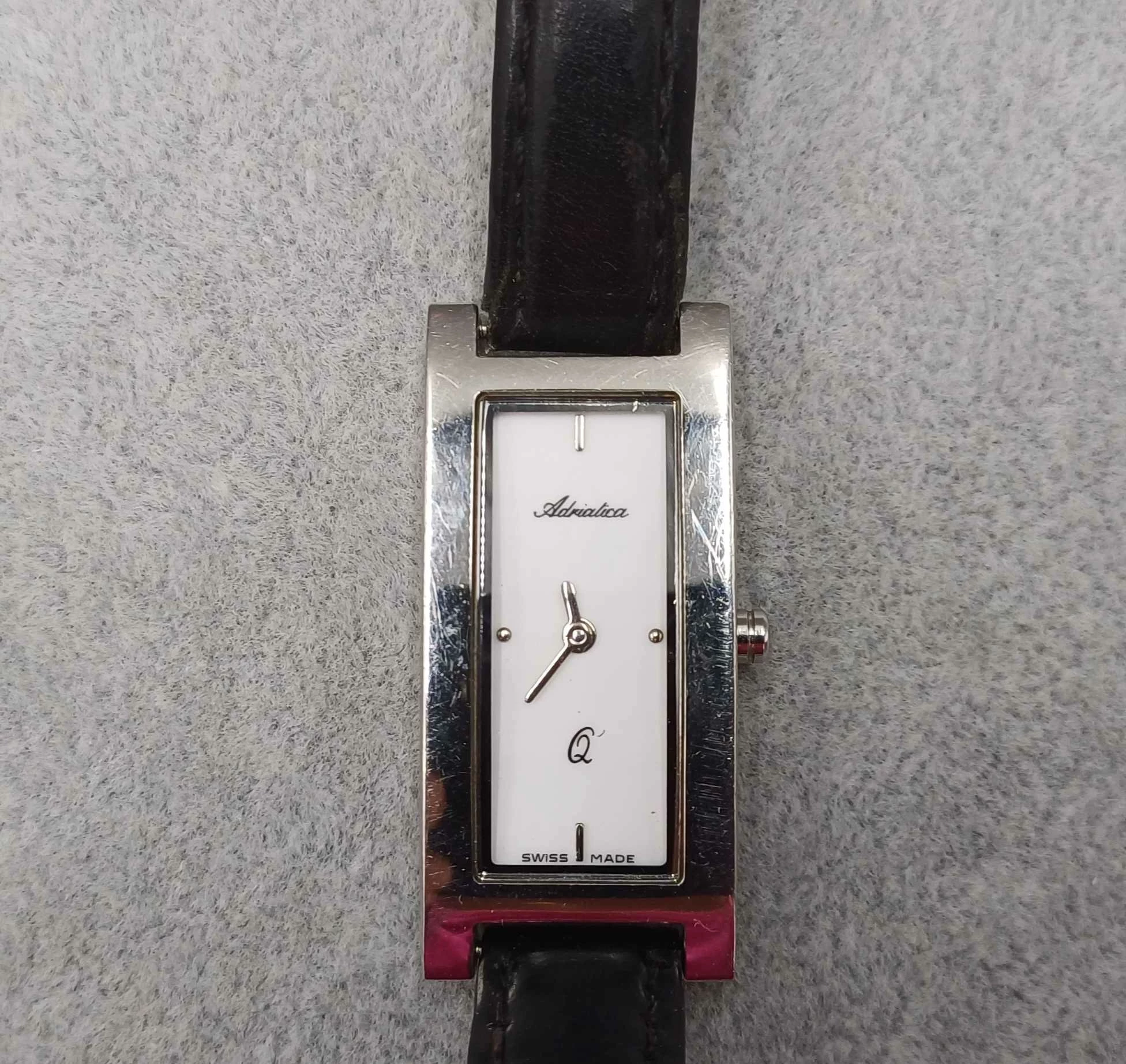 zegarek-damski-adriatica-3255-bohaterow-warszawy-61-mysliborz