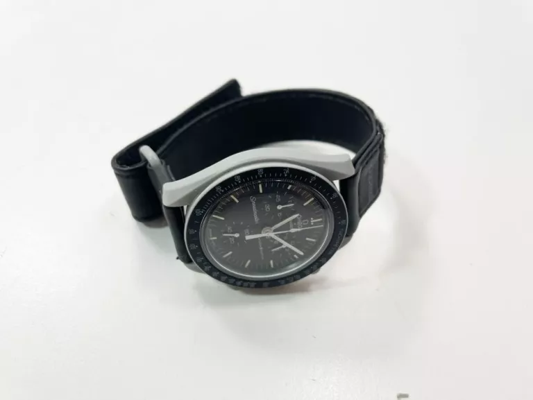 ZEGAREK OMEGA MISSION TO THE MOON