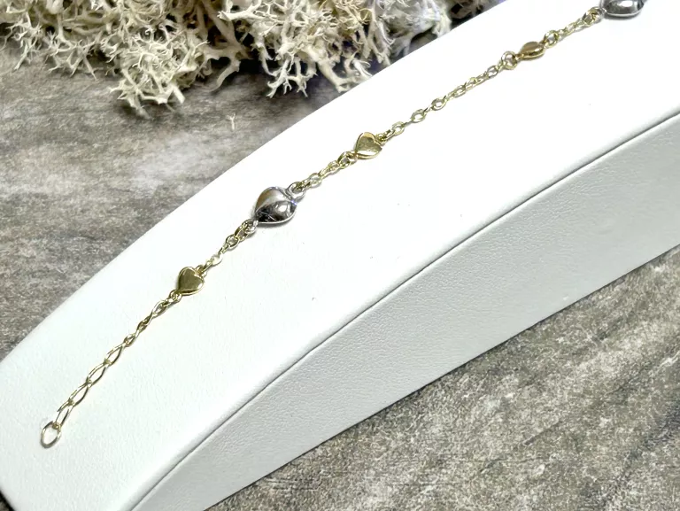 zlota-bransoletka-z-serduszkami-p585-biale-zloto-apart-205-cm-kolor-dominujacy-zloty