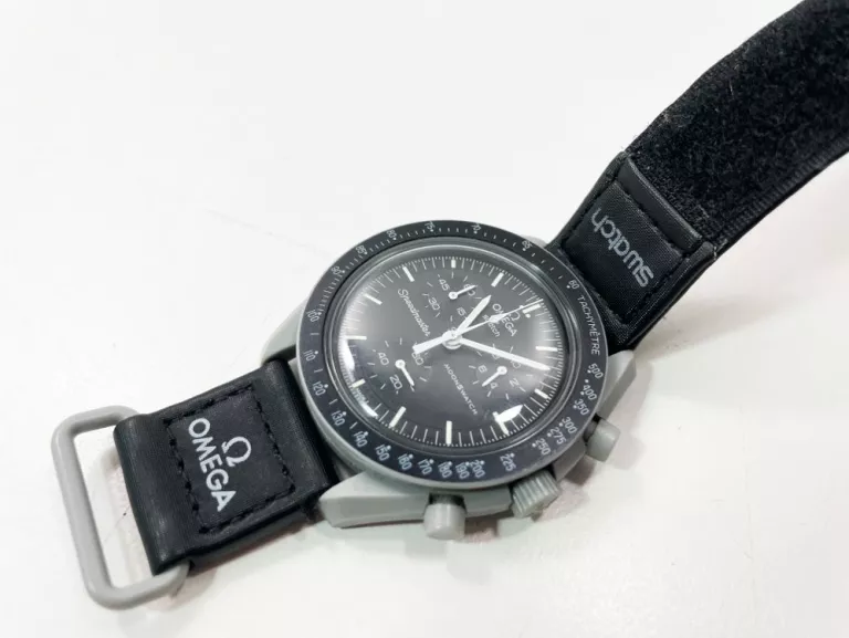 ZEGAREK OMEGA MISSION TO THE MOON