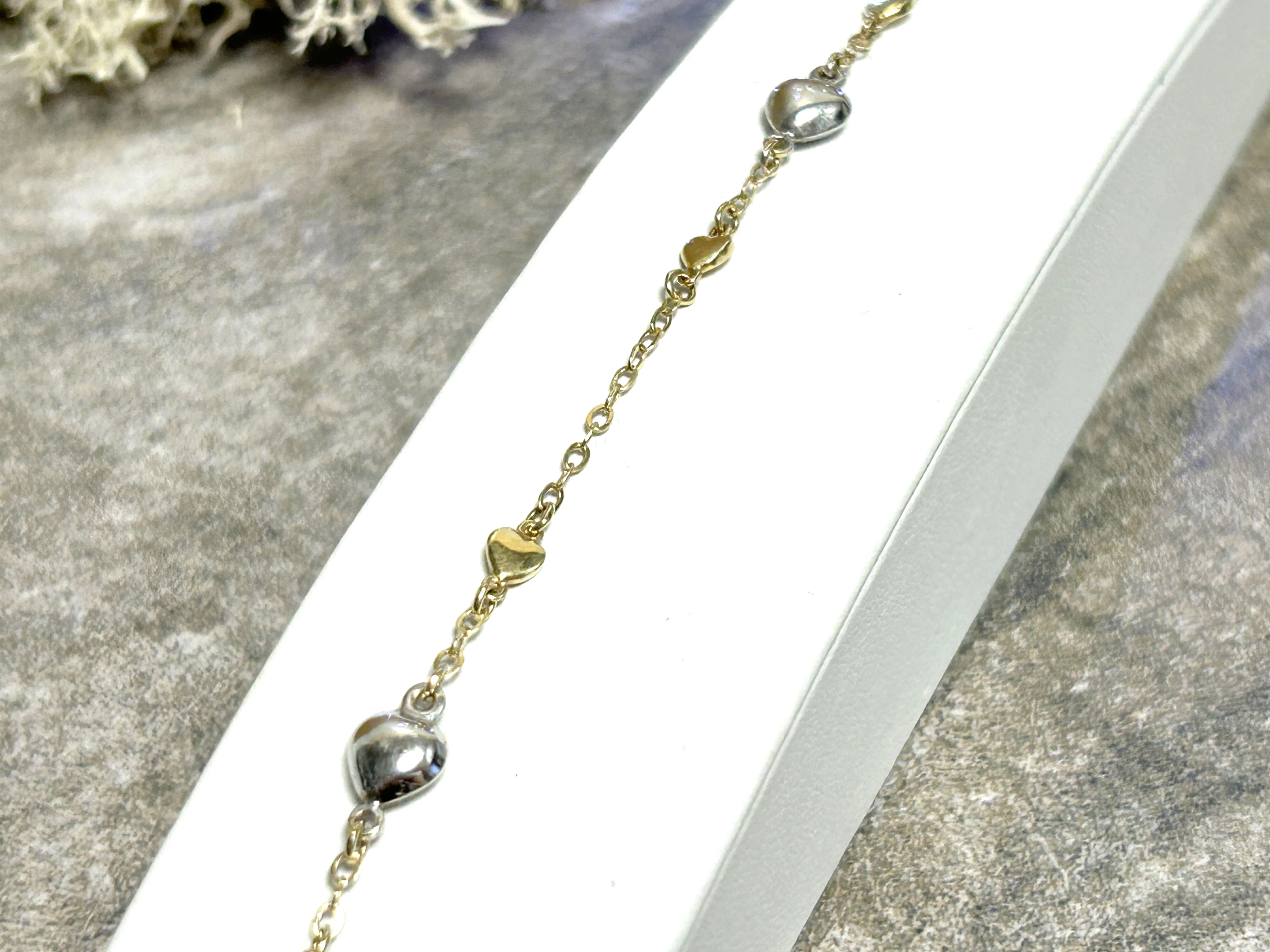 zlota-bransoletka-z-serduszkami-p585-biale-zloto-apart-205-cm-marka-bez-marki