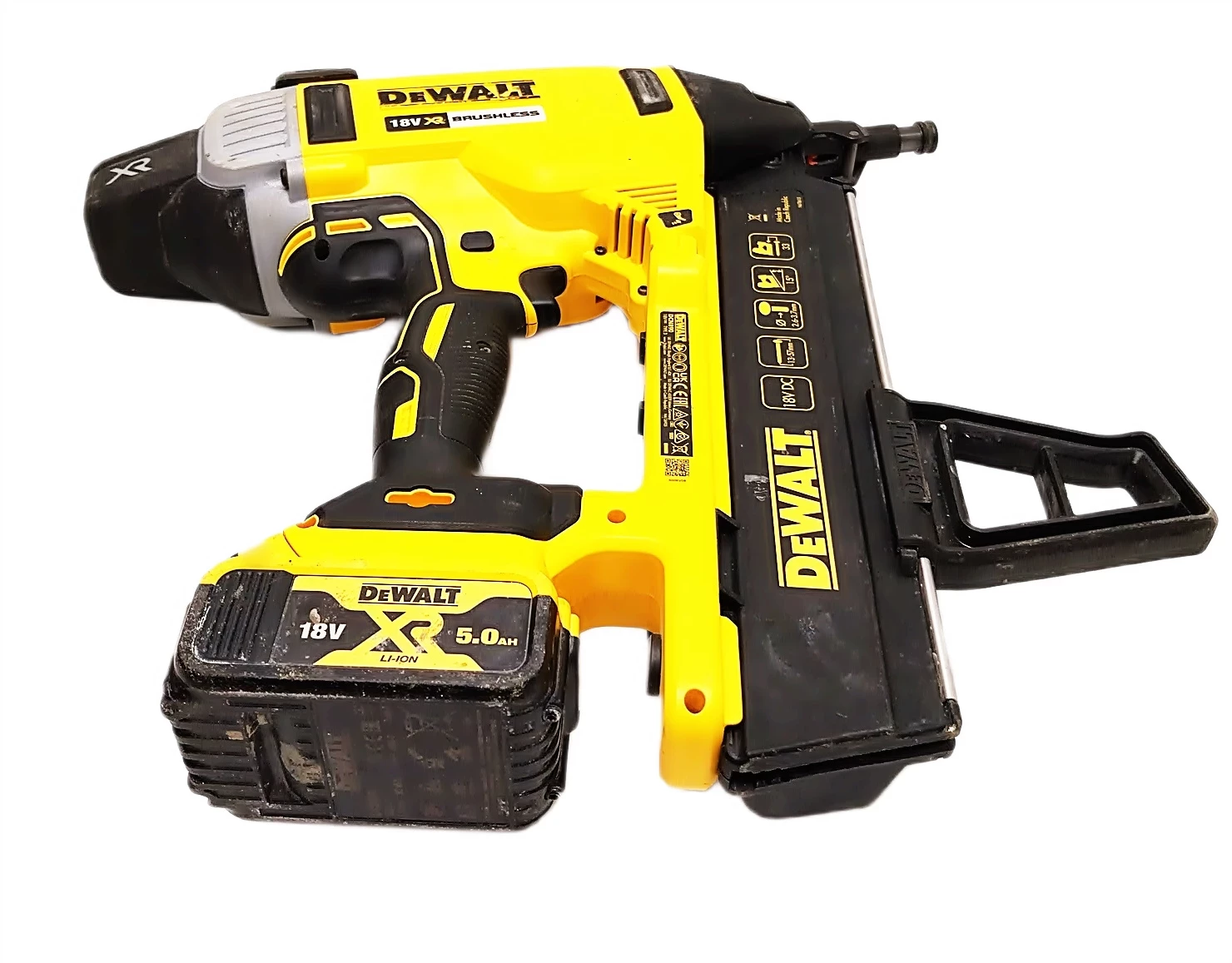 gwozdziarka-dewalt-dcn890-osadzak-18v-akumulator-walizka-zasilanie-akumulatorowe