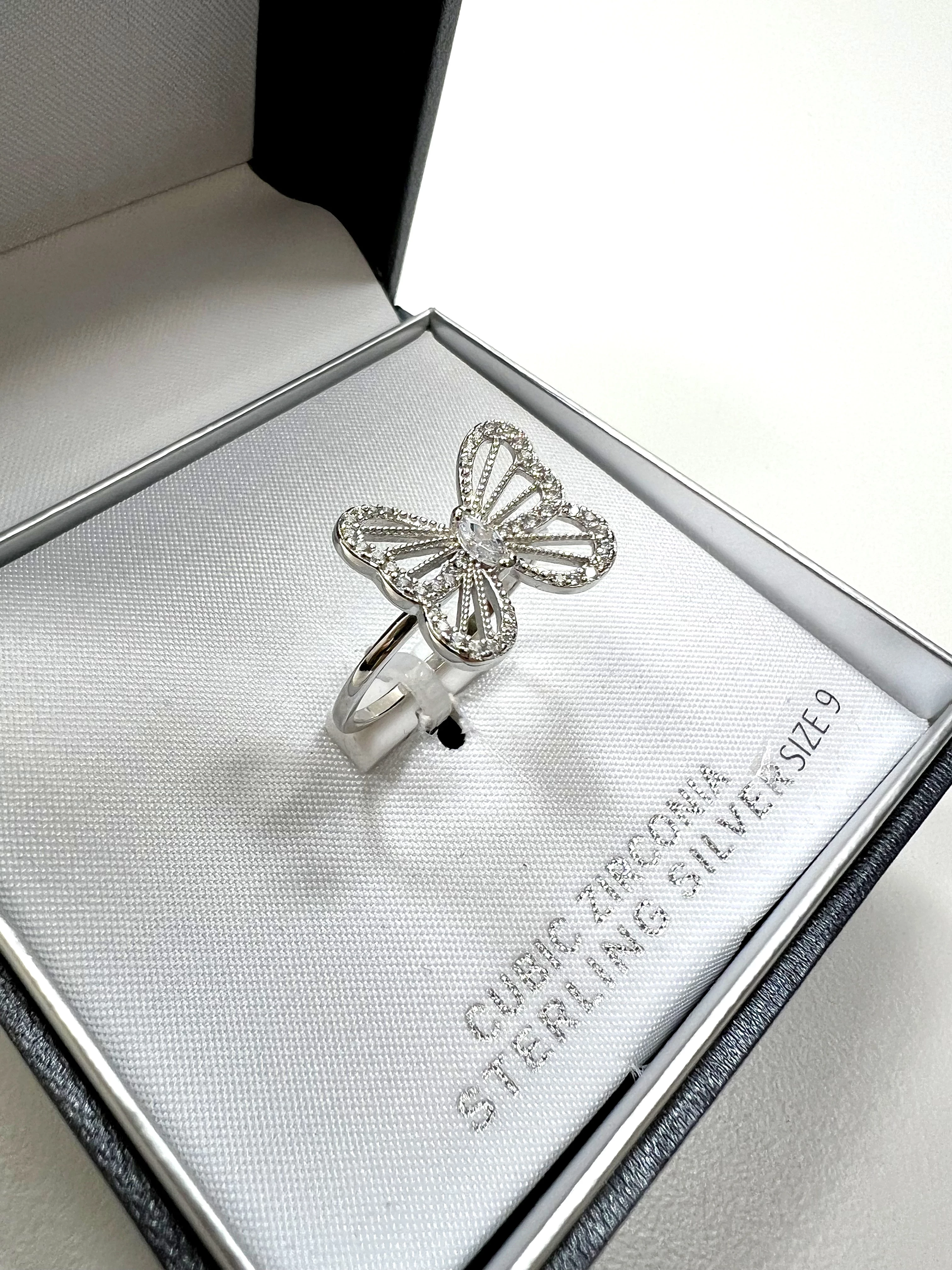 srebrny-pierscionek-motyl-primrose-r21-925-material-srebro