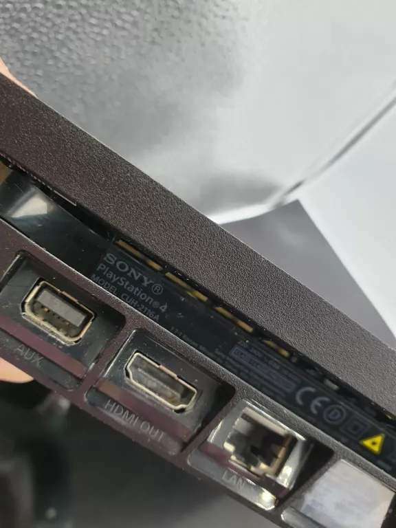 konsola-ps4-500gb-cuh-2116a-z-padem-kolor-206002-225590