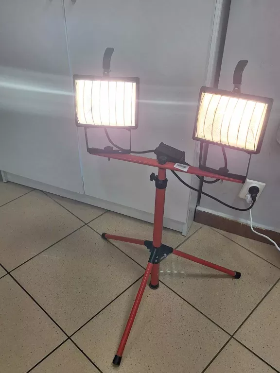 OPRAWA HALOGENOWA 2X500 W NA STATYWIE