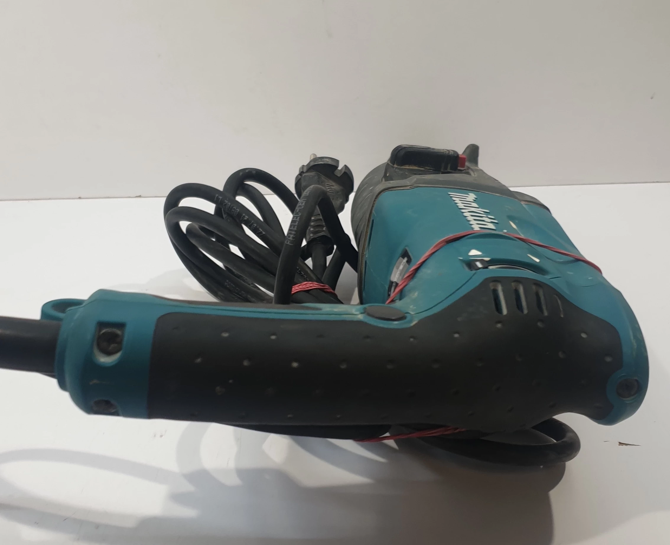 mlotowiertarka-makita-hr2470t-sds-plus-780-w-funkcyjnosc-3-funkcyjny-wiercenie-z-i-bez-udaru-podkuwanie