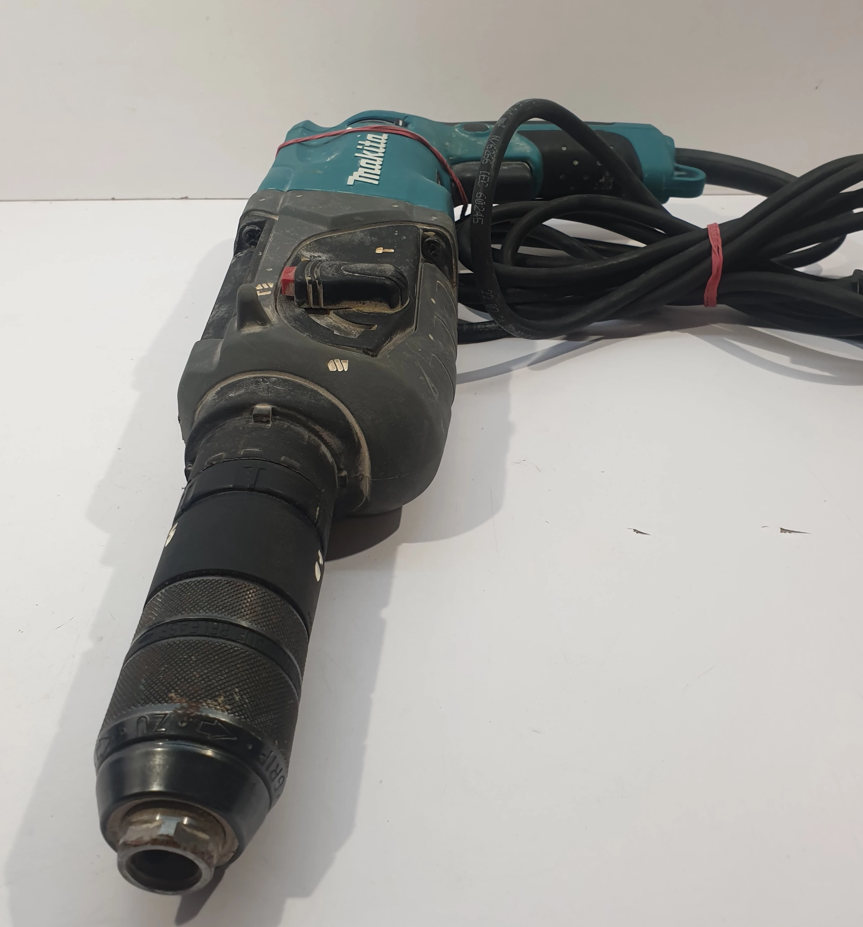 mlotowiertarka-makita-hr2470t-sds-plus-780-w-maksymalna-moc-780