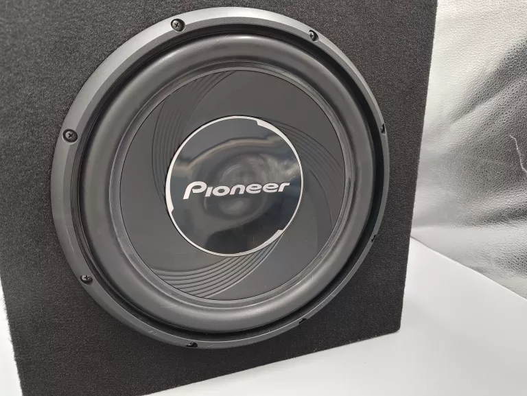 skrzynia-basowa-pioneer-1400w-stan-uzywany