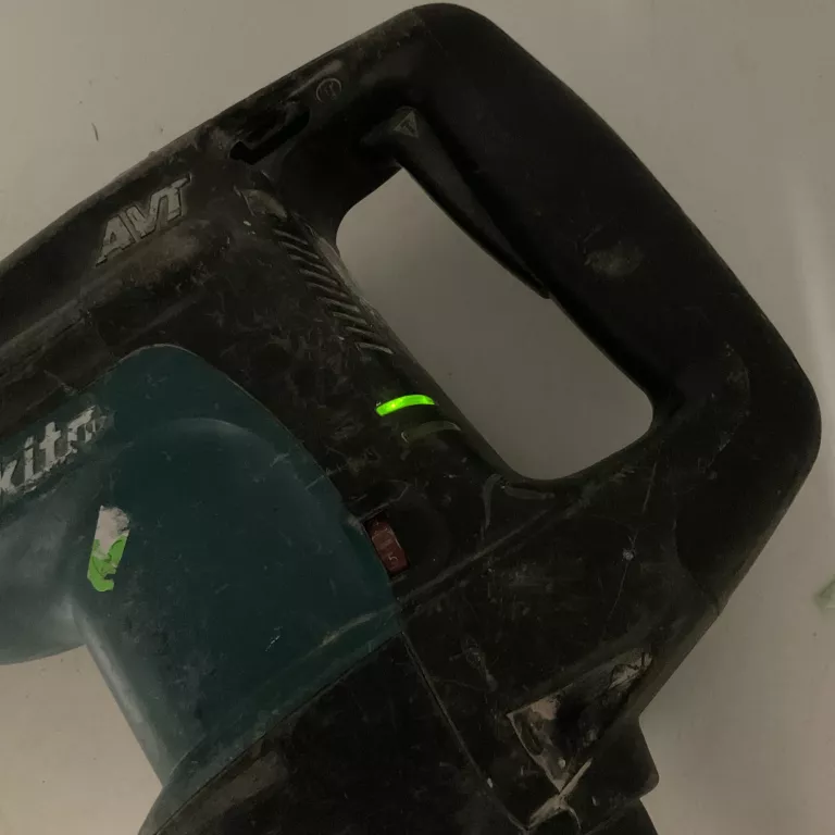 MŁOT WYBURZENIOWY MAKITA HR4010C