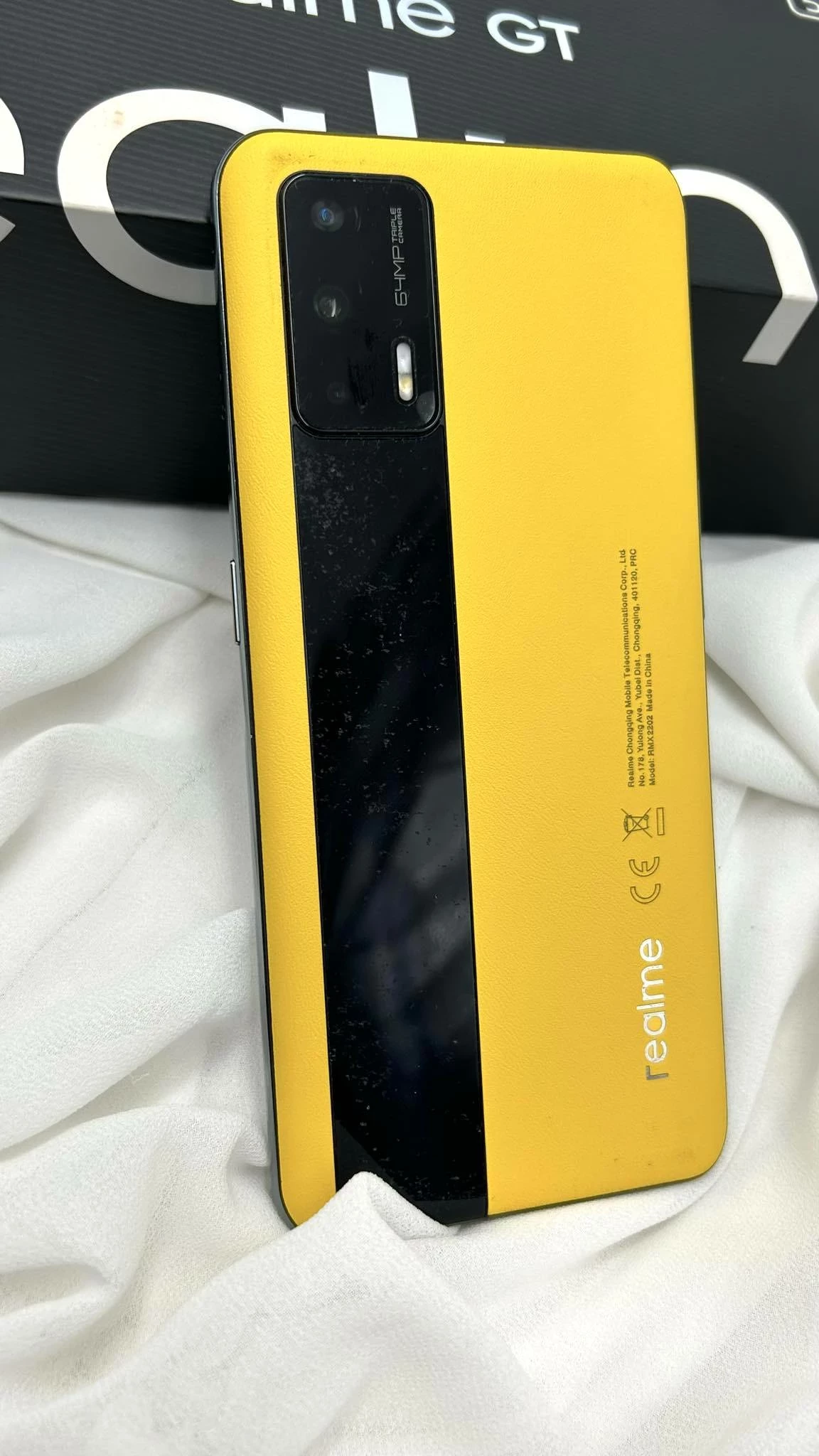 telefon-realme-gt-5g-12256-zolty-wolny-rynek-kolor-zolty