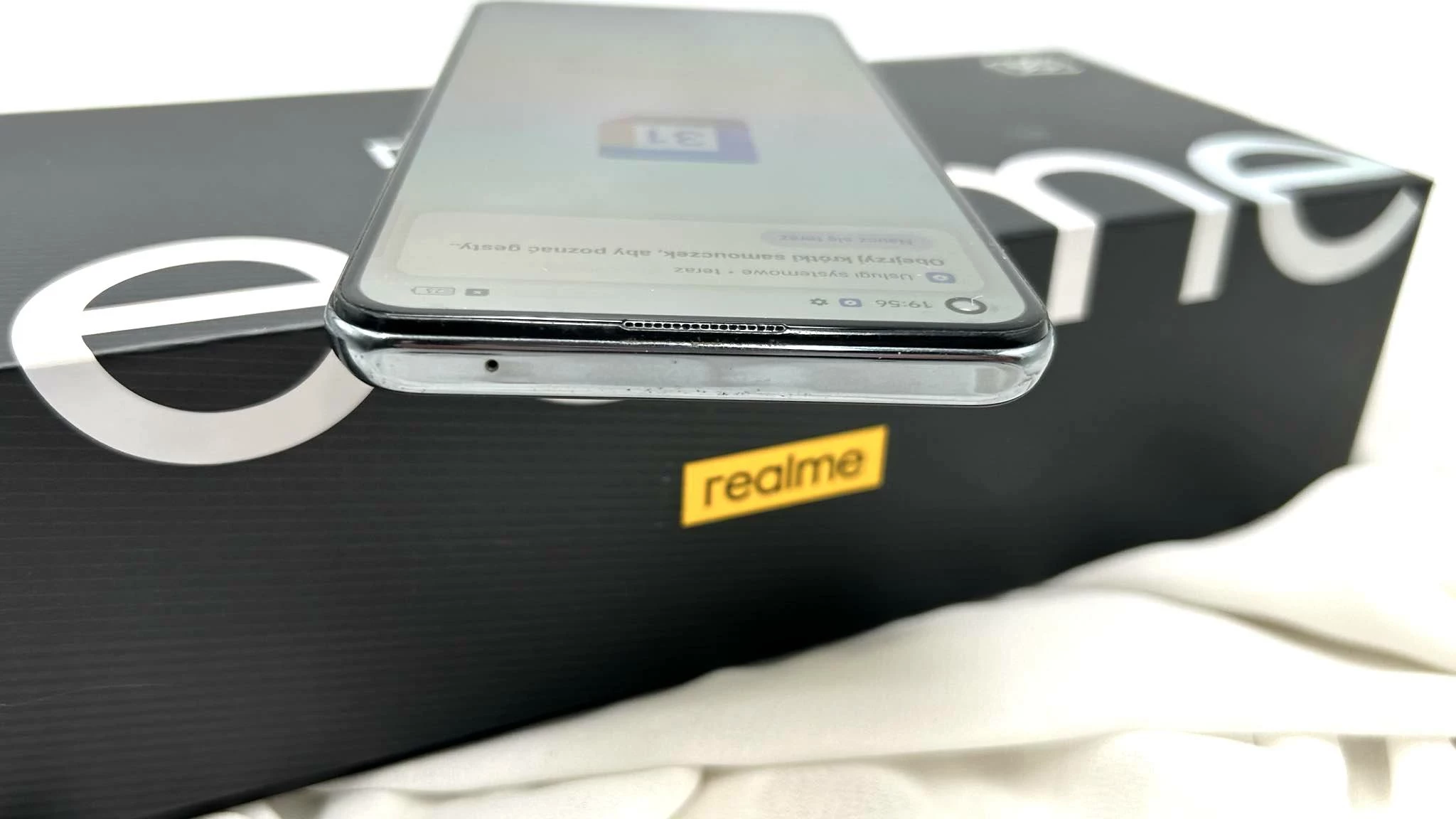 telefon-realme-gt-5g-12256-zolty-wolny-rynek-system-operacyjny-android