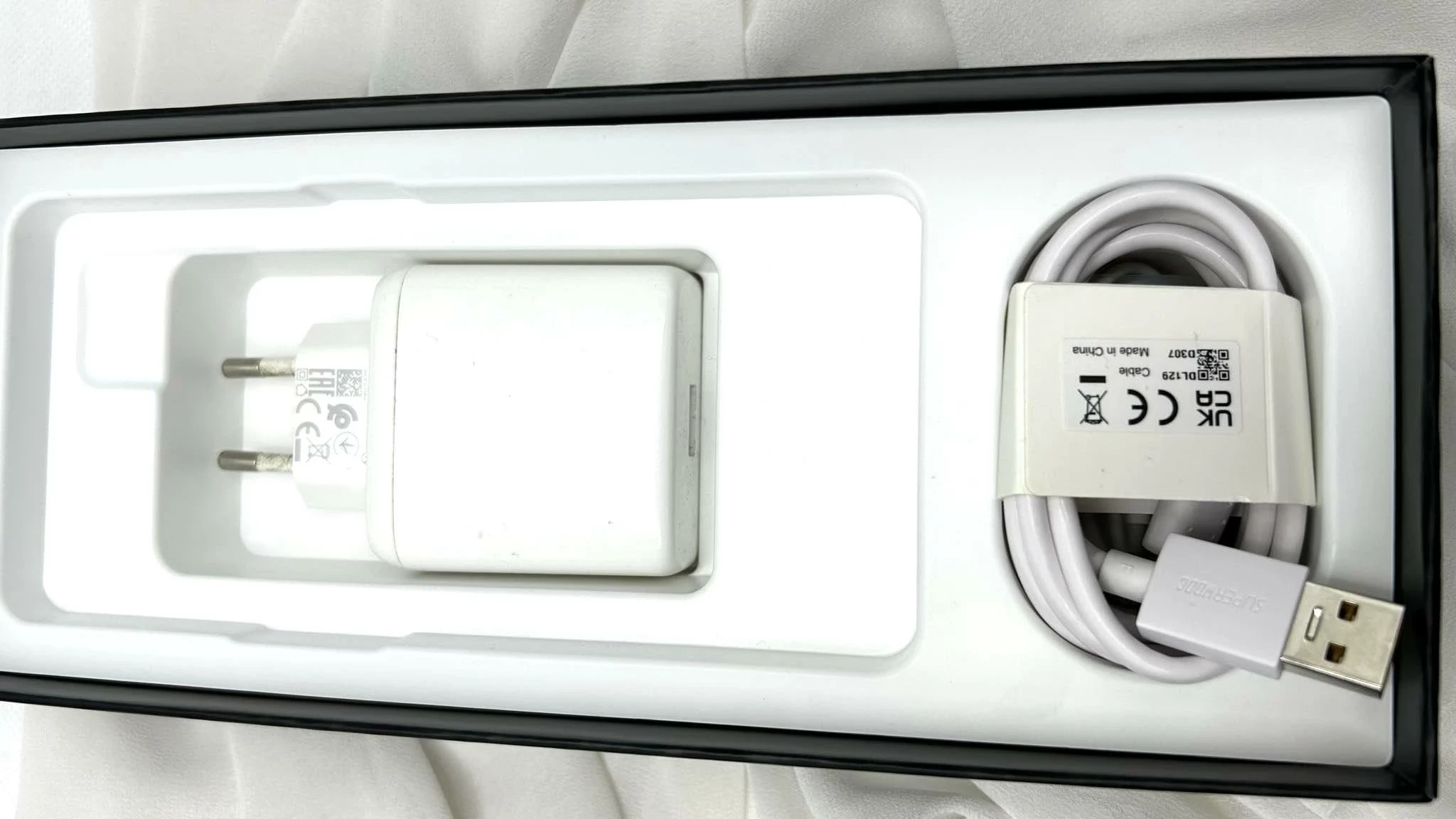 telefon-realme-gt-5g-12256-zolty-wolny-rynek-pojemnosc-akumulatora-4500