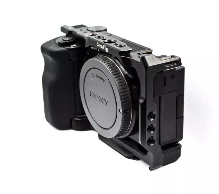 APARAT FOTOGRAFICZNY SONY ZV-E10 KORPUS CZARNY Z ŁADOWARKĄ I PUDEŁKIEM