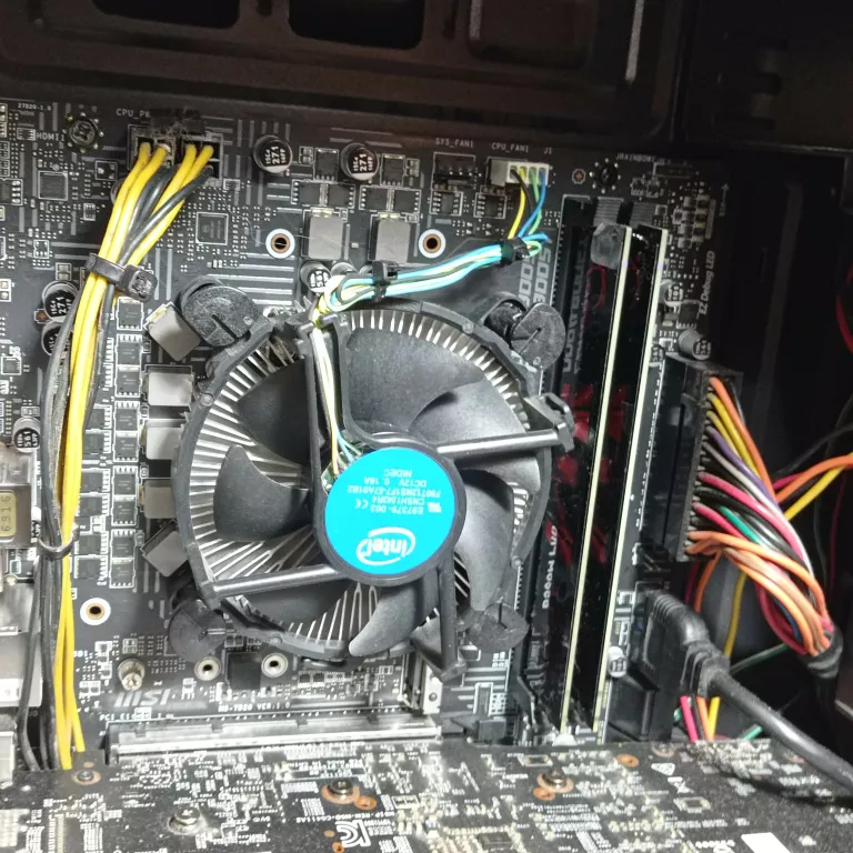 KOMPUTER STACJONARNY DO GIER INTEL I5 10TH GTX 1050 16GB