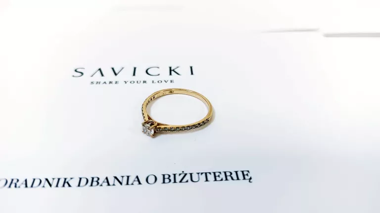 ZŁOTY PIERŚCIONEK Z DIAMENTEM SAVICKI 1,15G 585P R14 PUDEŁKO CERTYFIKAT