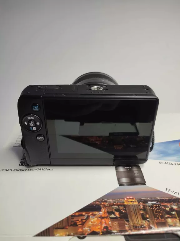 APARAT CANON EOS M10