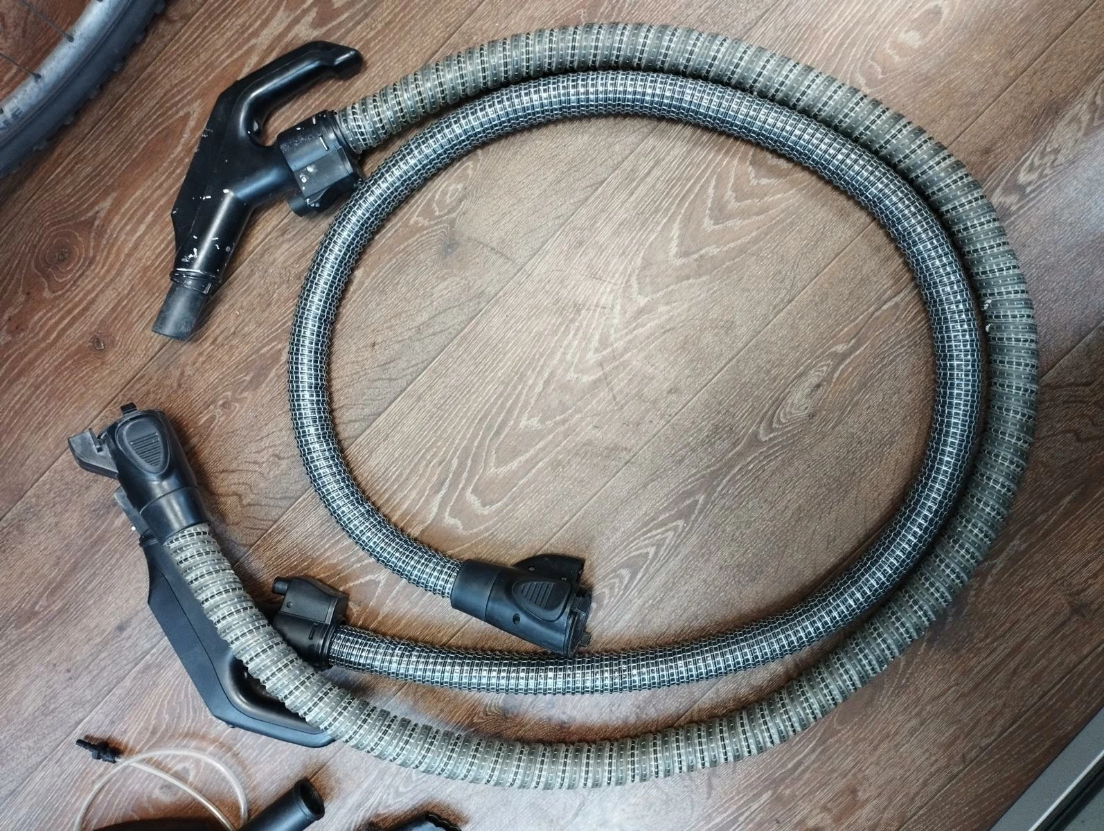 odkurzacz-pioracy-aura-roboclean-splus-900-w-czarny-zestaw-rodzaj-pioracy