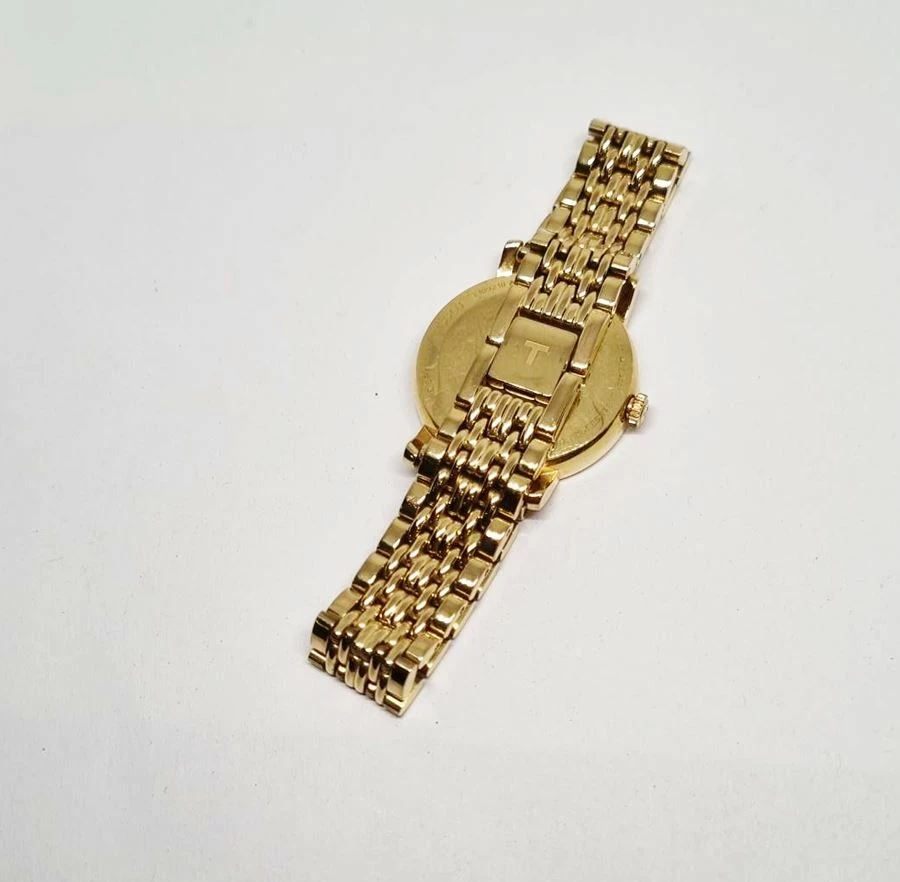 szwajcarski-zegarek-damski-tissot-everytime-small-t109210a-ksztalt-koperty-okragla