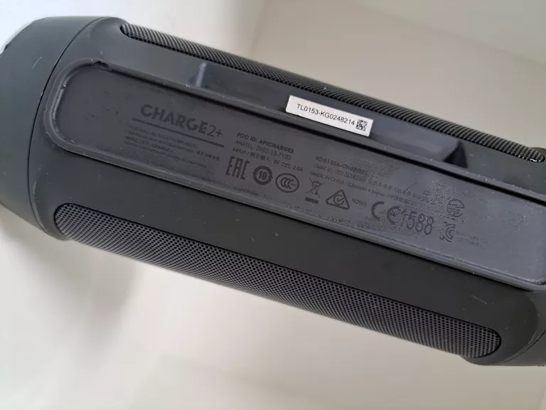 glosnik-jbl-charge-2-czarny-funkcje-odpornosc-na-zachlapanie