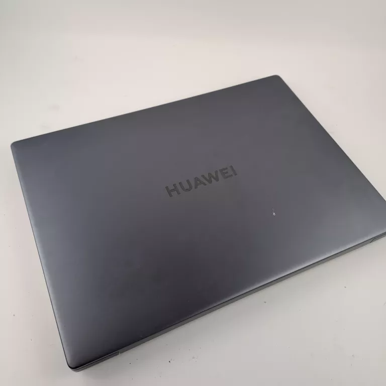 LAPTOP HUAWEI MATEBOOK D14 16 " INTEL CORE I5 16 GB / 512 GB WARTO!