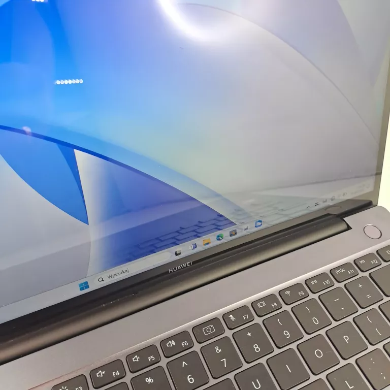 LAPTOP HUAWEI MATEBOOK D14 16 " INTEL CORE I5 16 GB / 512 GB WARTO!
