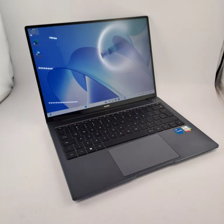 LAPTOP HUAWEI MATEBOOK D14 16 " INTEL CORE I5 16 GB / 512 GB WARTO!