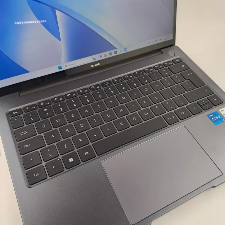 LAPTOP HUAWEI MATEBOOK D14 16 " INTEL CORE I5 16 GB / 512 GB WARTO!