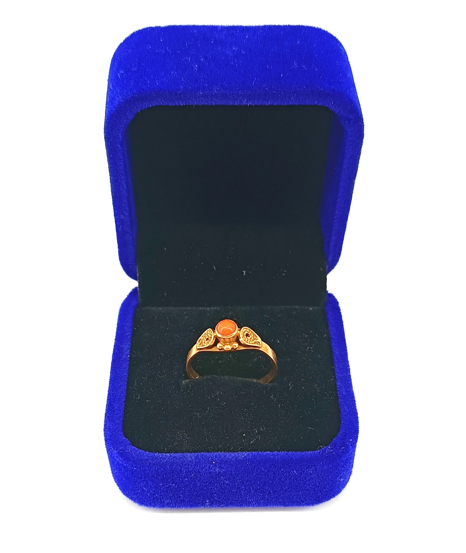 elegancki-zloty-pierscionek-z-koralem-585-193g-ean-gtin-0058402588404