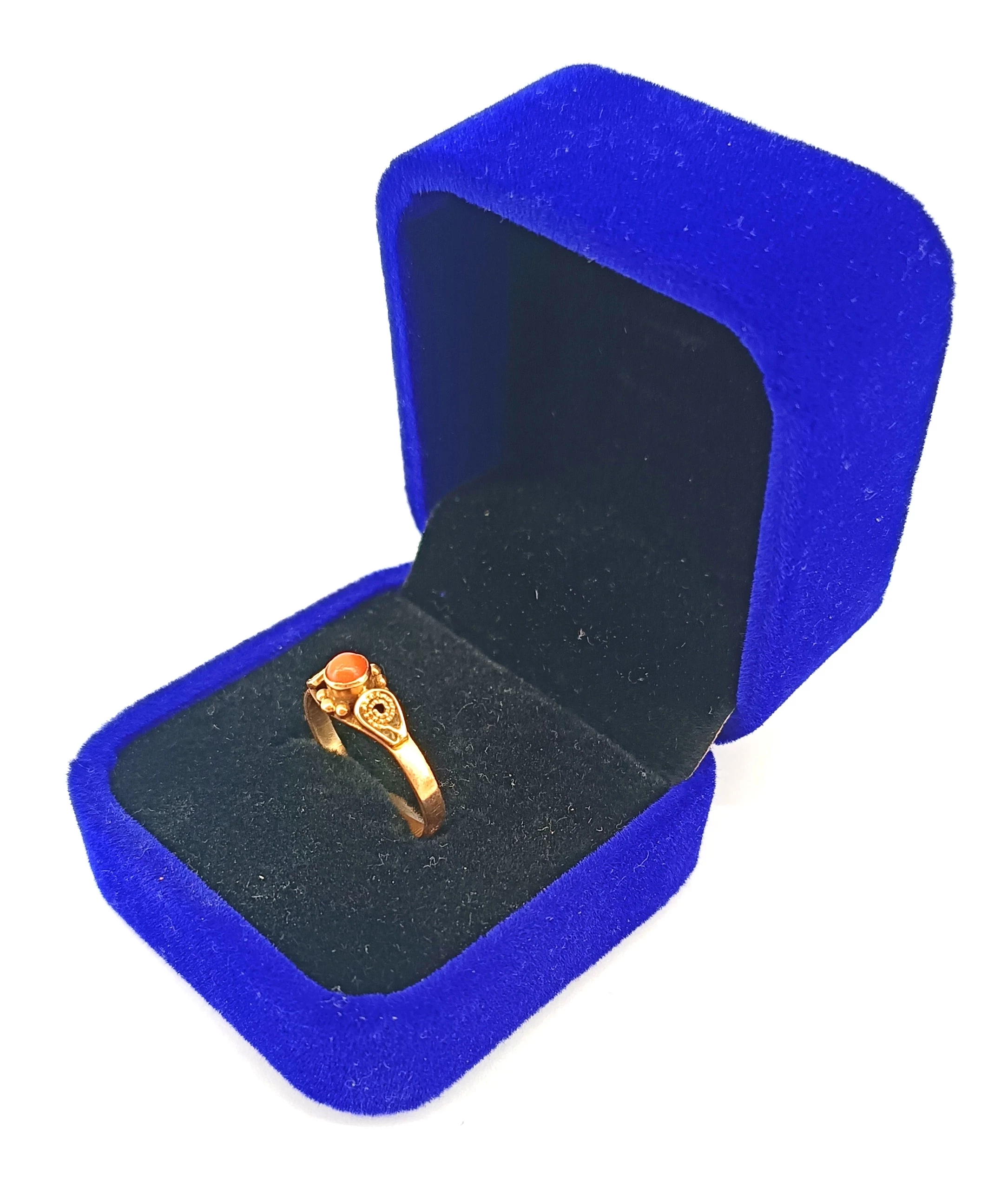 elegancki-zloty-pierscionek-z-koralem-585-193g-stan-11323-2