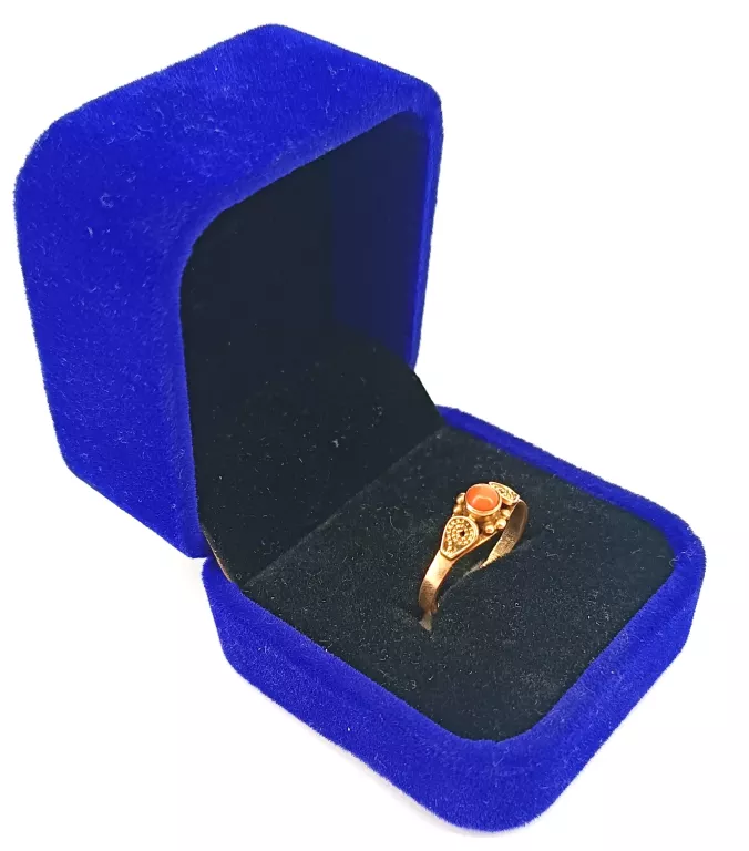 elegancki-zloty-pierscionek-z-koralem-585-193g-marka-226434-1704211