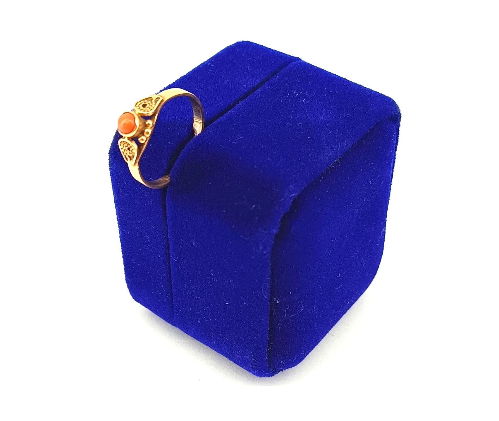 elegancki-zloty-pierscionek-z-koralem-585-193g-kolor-dominujacy-205826-225106