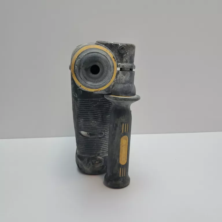 DEWALT MŁOT UDAROWY DCH273