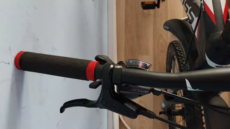 ROWER KROSS ESPRIT R4 17' KOŁA 27.5 CZARNY