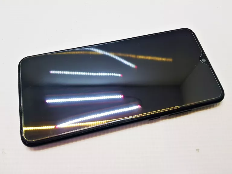 TELEFON HUAWEI P SMART 2019 64/3 ETUI D/S