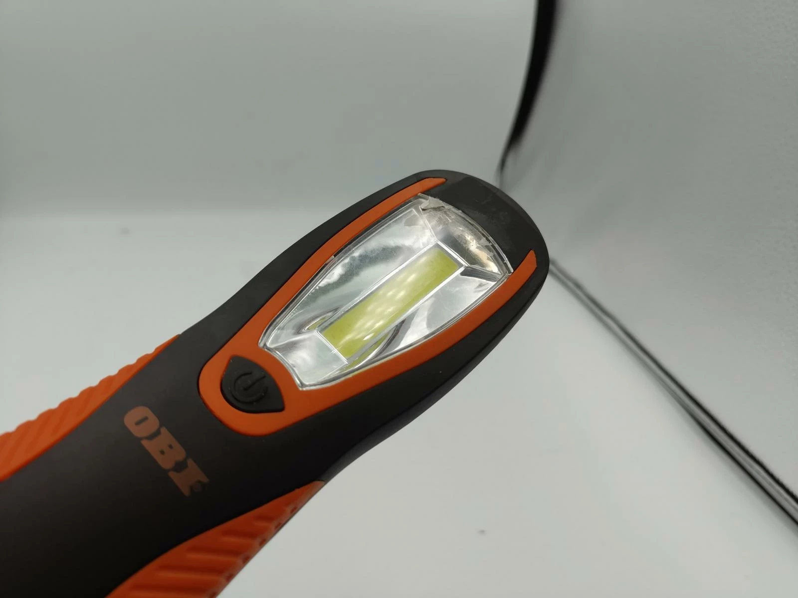 latarka-led-obi-z-magnezem-i-wieszakiem-kod-producenta-214